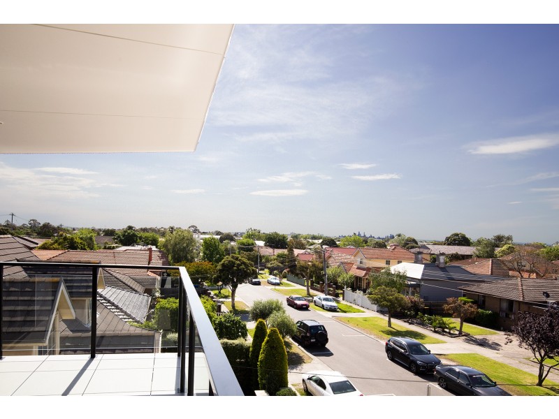 28 Swindon Road, Hughesdale VIC 3166