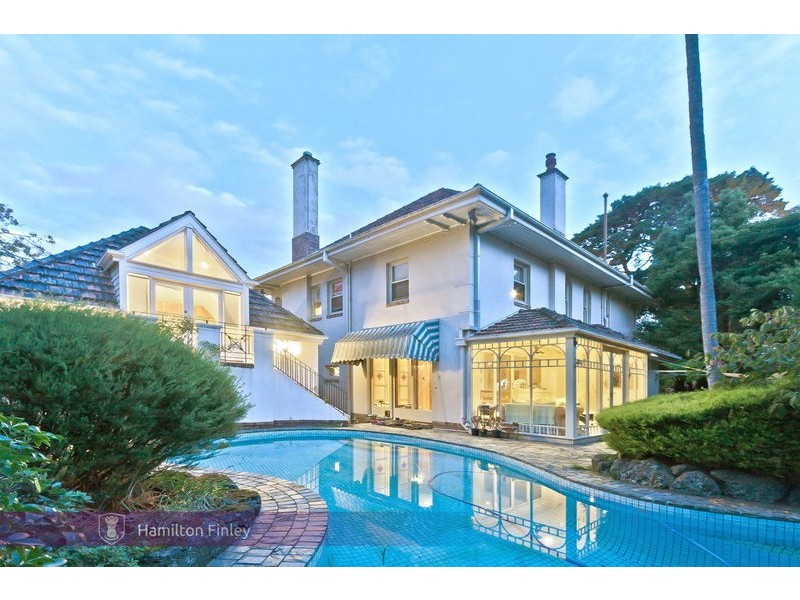 35 Balwyn Road, Canterbury VIC 3126