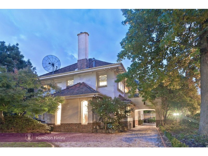 35 Balwyn Road, Canterbury VIC 3126