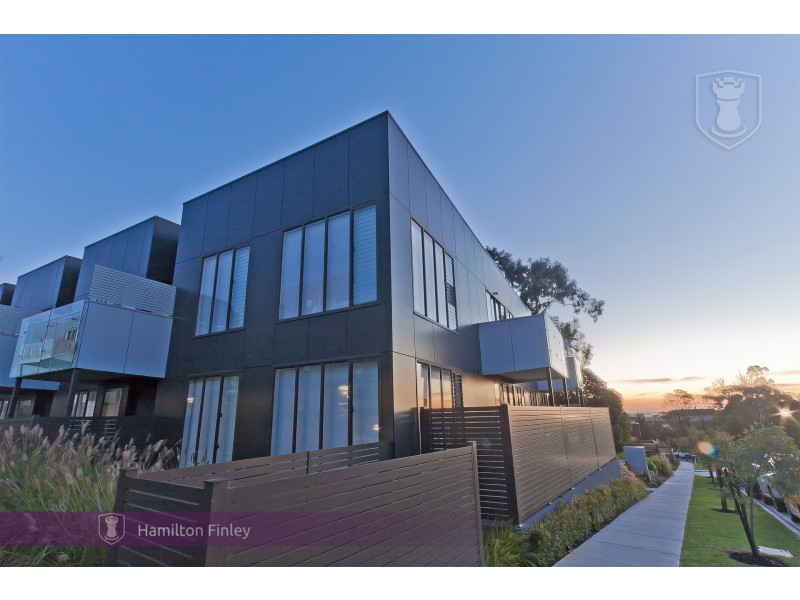 4 Yarra Bing Cresent, Burwood VIC 3125