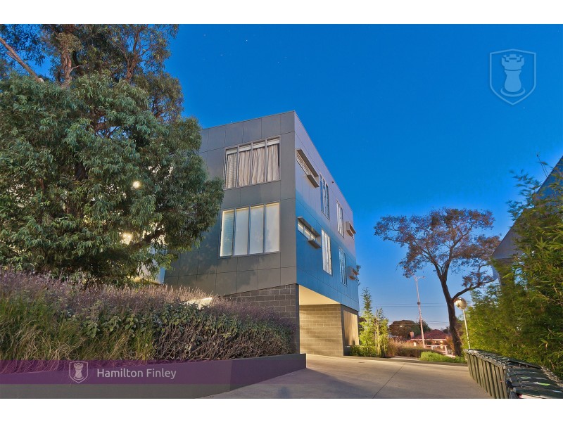 4 Yarra Bing Cresent, Burwood VIC 3125
