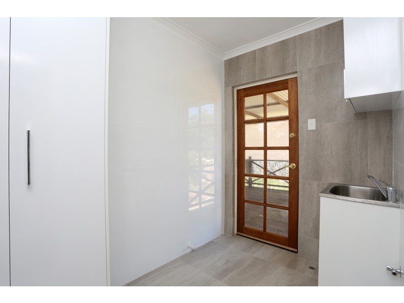 1 Nye Way, Orelia WA 6167