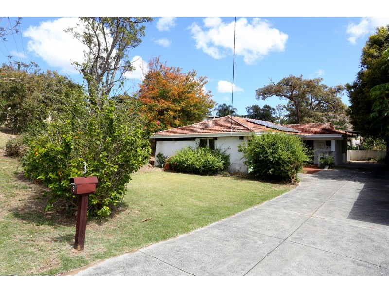 3 Maycock Place, Orelia WA 6167