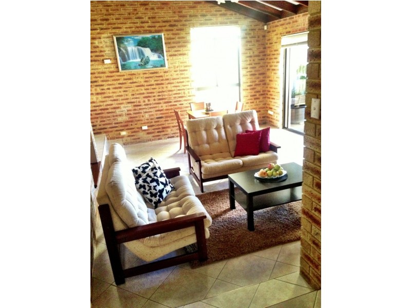 1 Drew Street, Stirling WA 6021