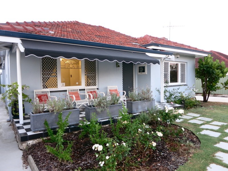 13 Boundary Road, St James WA 6102