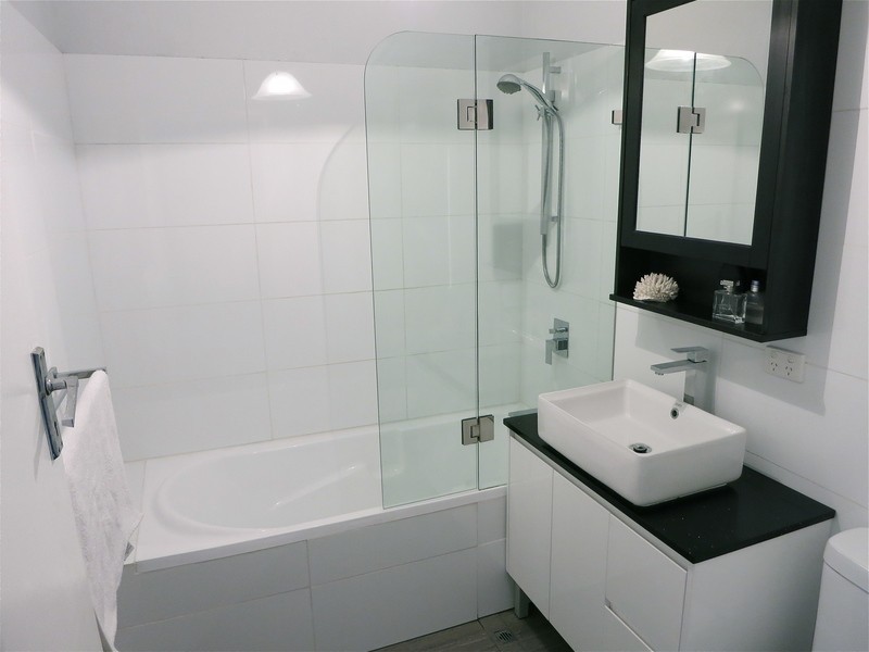 13 Boundary Road, St James WA 6102