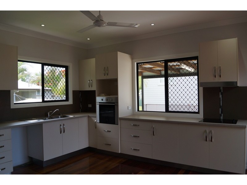 24 Strange Street, Currajong QLD 4812