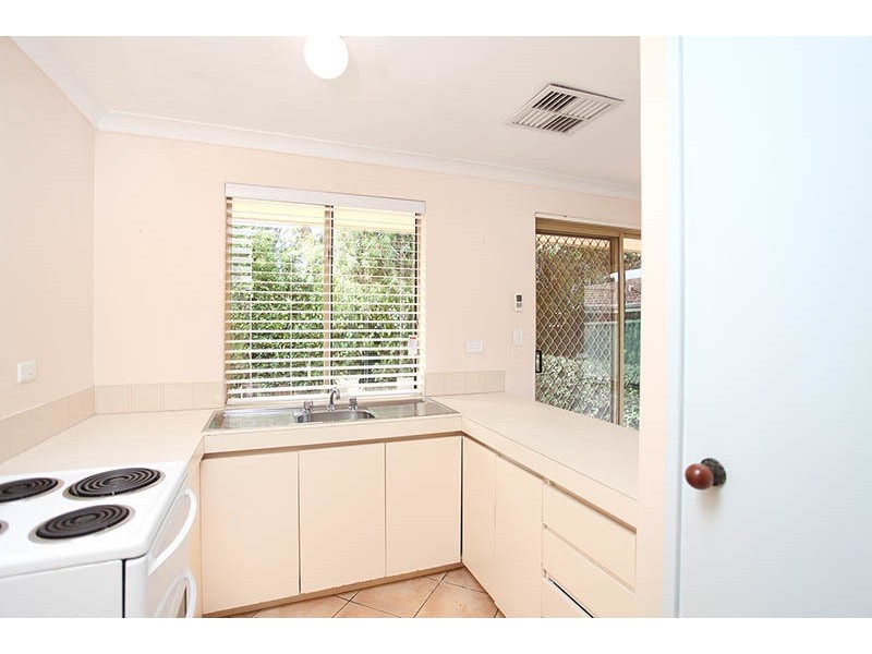 2/5 Shann Grove, Kardinya WA 6163