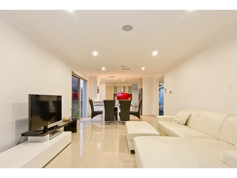 2 Butlers Close, Upper Kedron QLD 4055