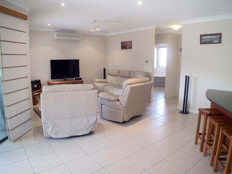 10  Redbank Court, Mount Louisa QLD 4814