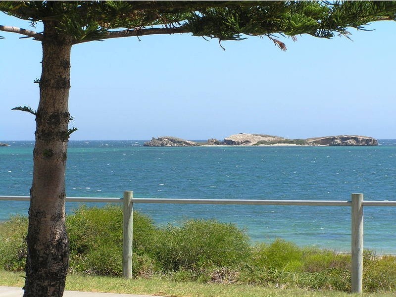 15 South Road, Shoalwater WA 6169