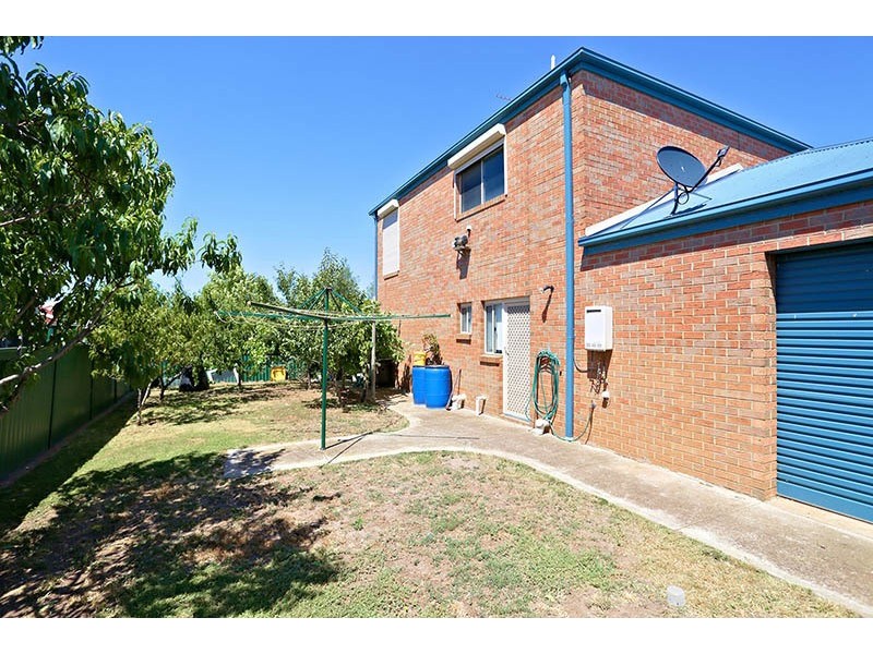 2 Freeman Avenue, Burnside VIC 3023