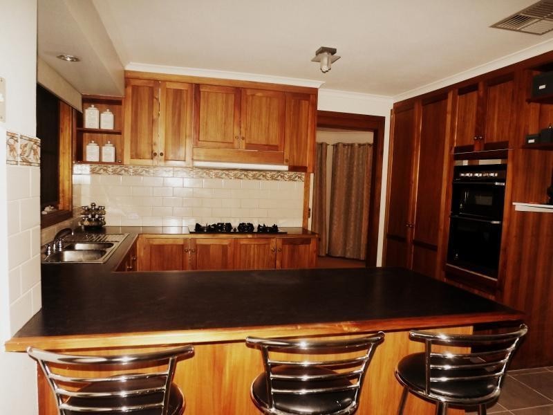 12 Dundee Court, Pakenham VIC 3810