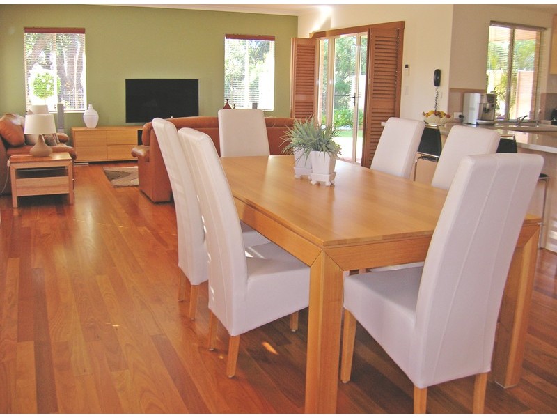 8 India Street, Inglewood WA 6052