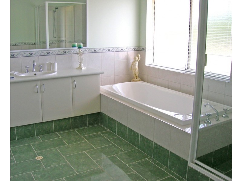 8 India Street, Inglewood WA 6052