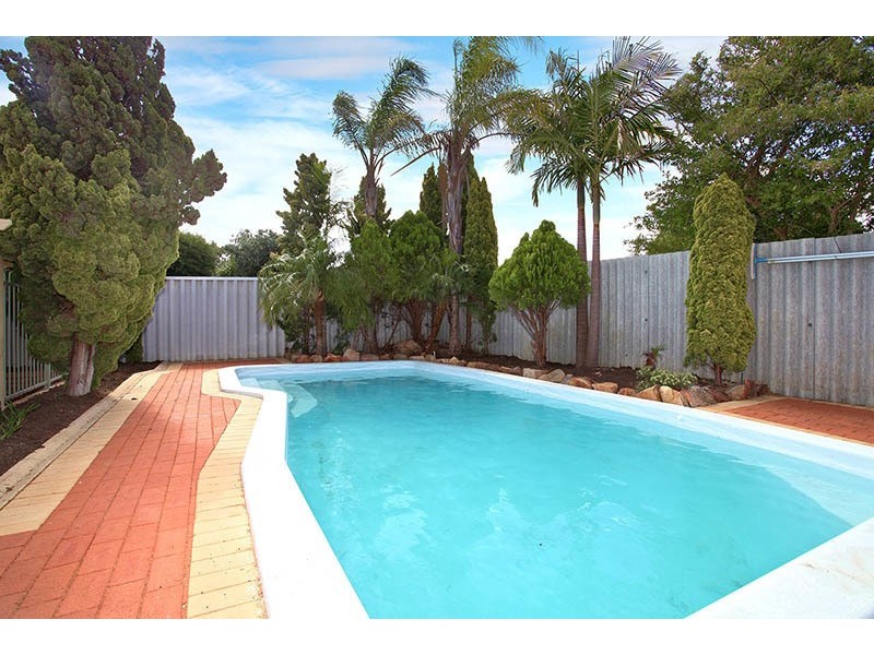 8 Alperton Court, Kingsley WA 6026