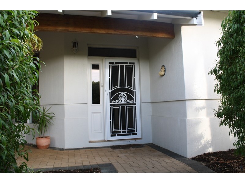 10 Tanning Way, Woodvale WA 6026