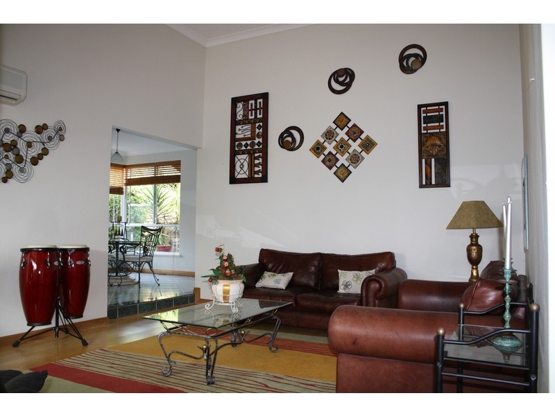 10 Tanning Way, Woodvale WA 6026