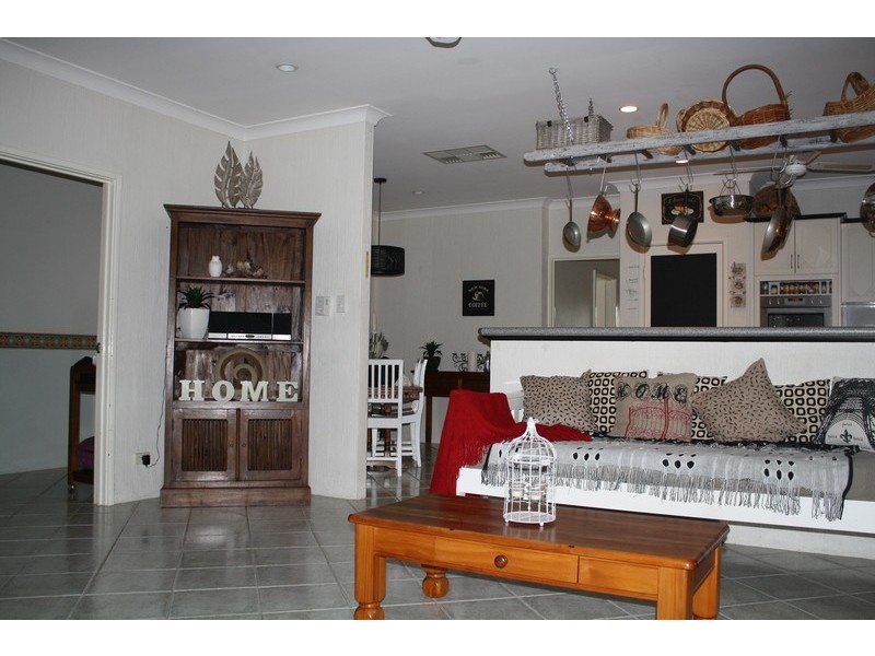 10 Tanning Way, Woodvale WA 6026