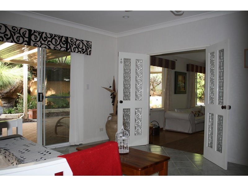 10 Tanning Way, Woodvale WA 6026