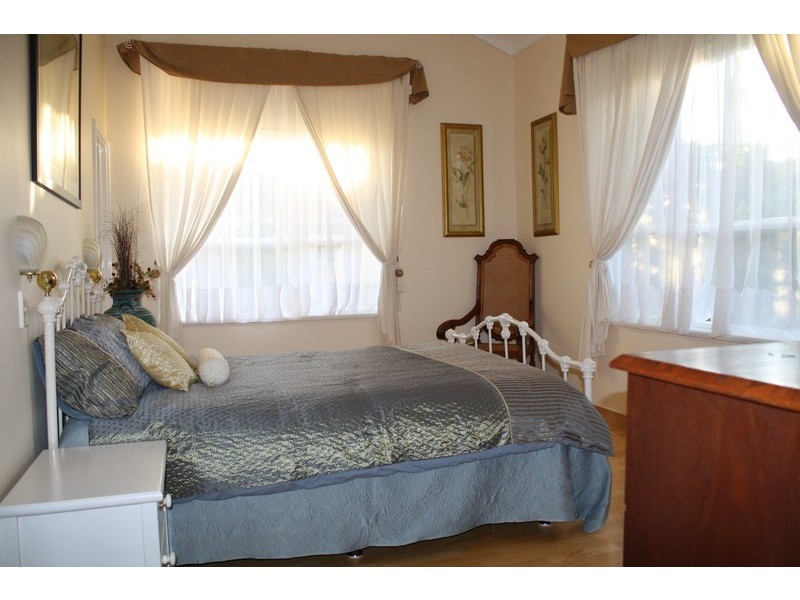 10 Tanning Way, Woodvale WA 6026