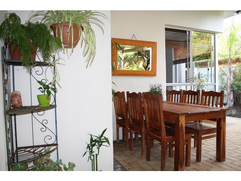 10 Tanning Way, Woodvale WA 6026