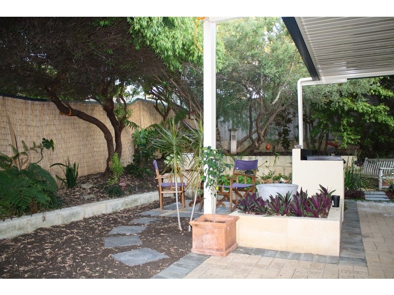 10 Tanning Way, Woodvale WA 6026