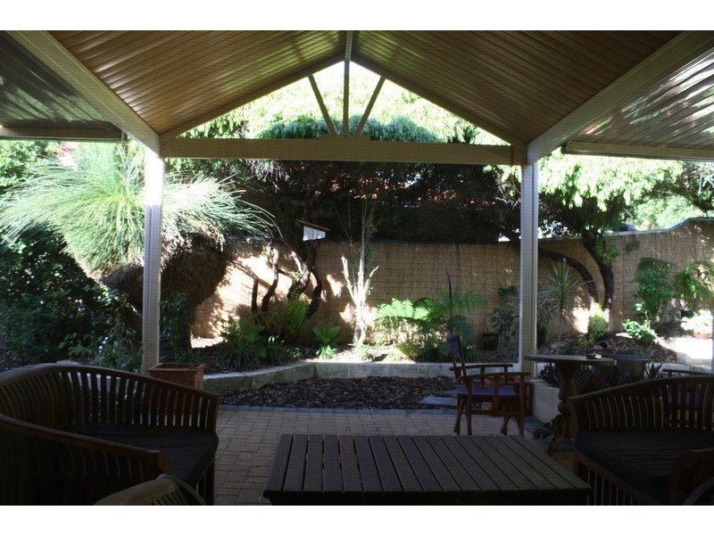 10 Tanning Way, Woodvale WA 6026