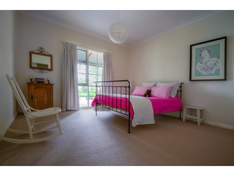 4 Ovens Terrace, Tarrawingee VIC 3678