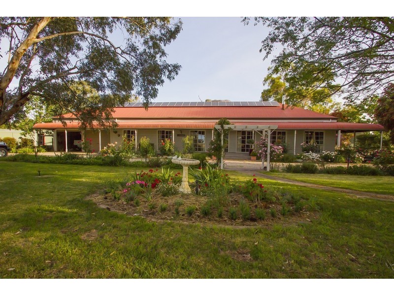 4 Ovens Terrace, Tarrawingee VIC 3678