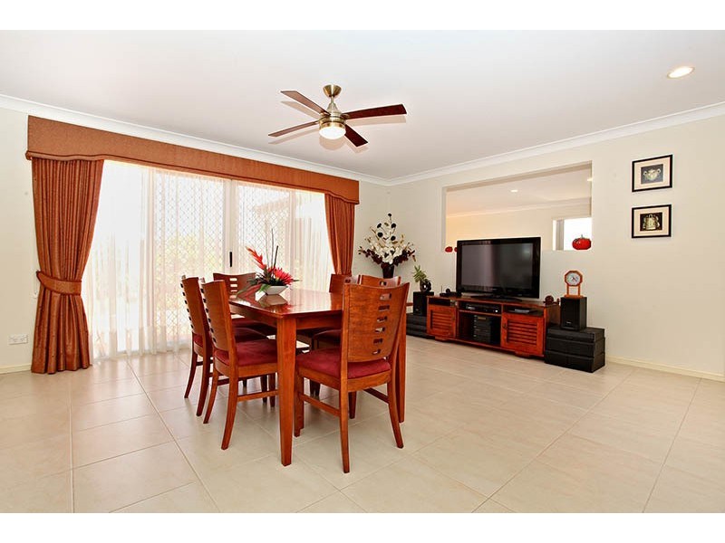 7 Candlewood Court, Stretton QLD 4116
