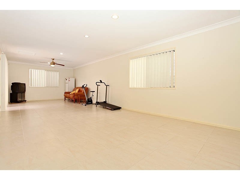 7 Candlewood Court, Stretton QLD 4116