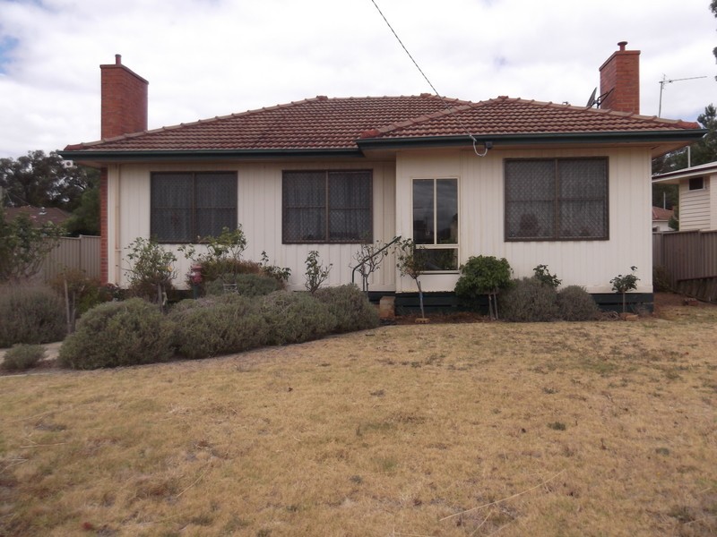 12 Michael Street, Maryborough VIC 3465