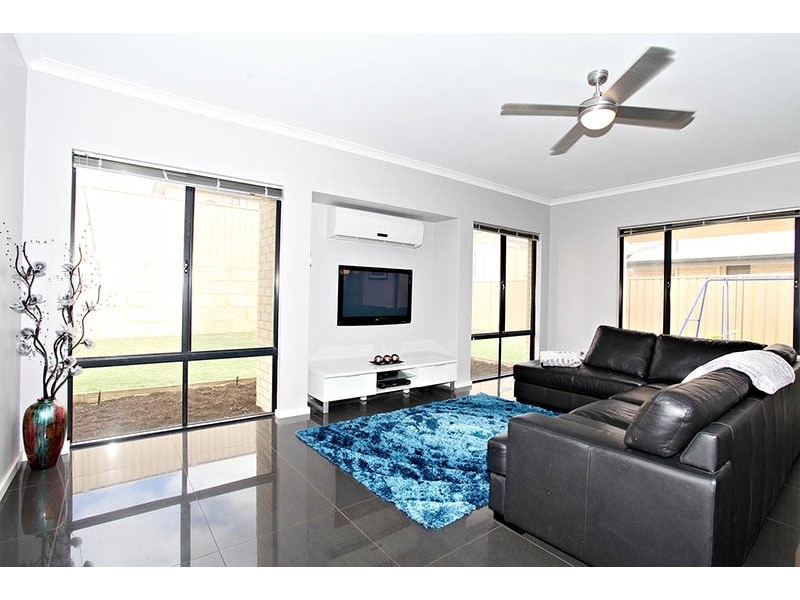 69 Birkett Ave, Beeliar WA 6164