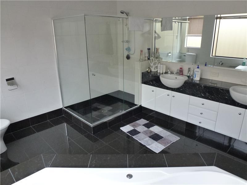 18 Dainfern Loop, Madeley WA 6065