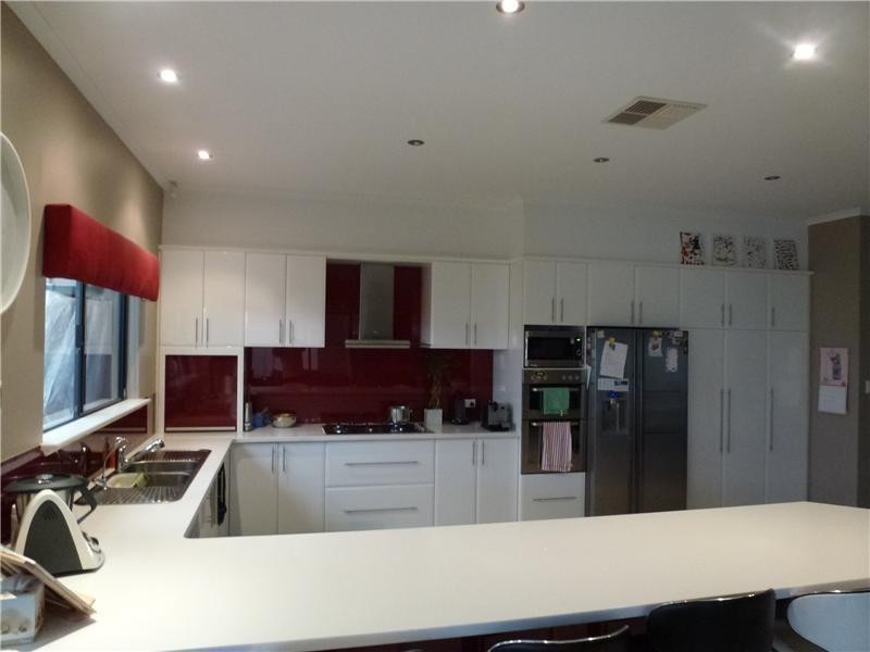 18 Dainfern Loop, Madeley WA 6065