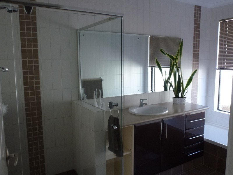 18 Dainfern Loop, Madeley WA 6065