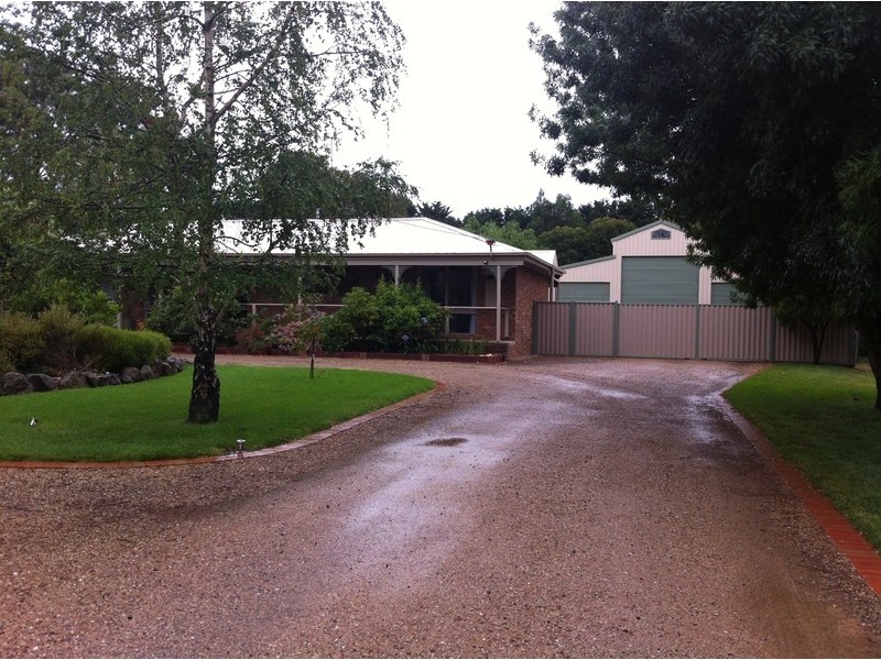 5 Digby Drive, Romsey VIC 3434