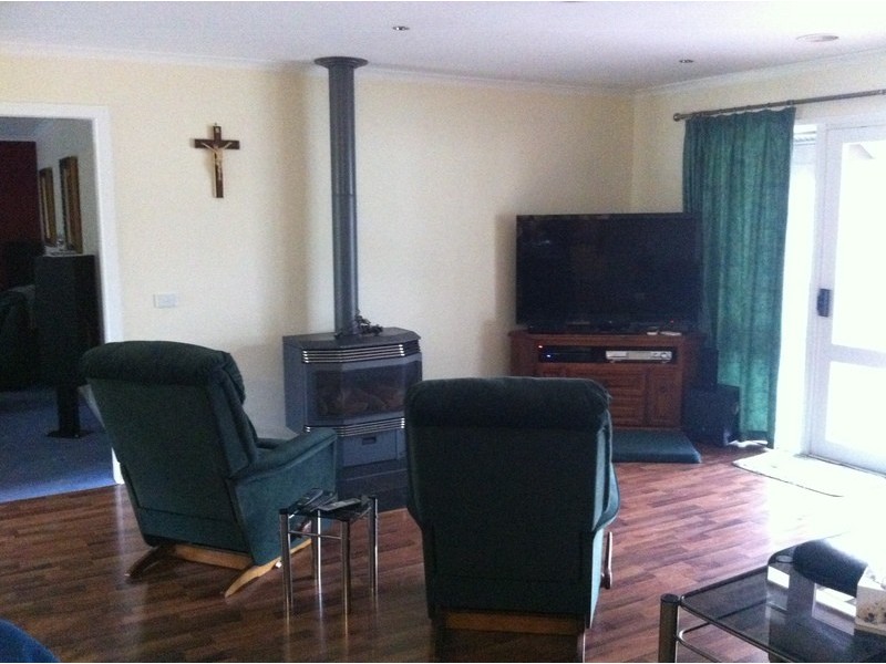 5 Digby Drive, Romsey VIC 3434