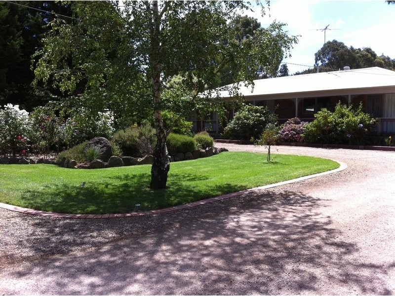 5 Digby Drive, Romsey VIC 3434