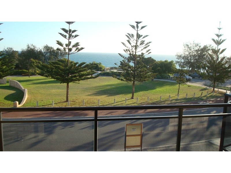 236 Ocean Drive, Quinns Rocks WA 6030