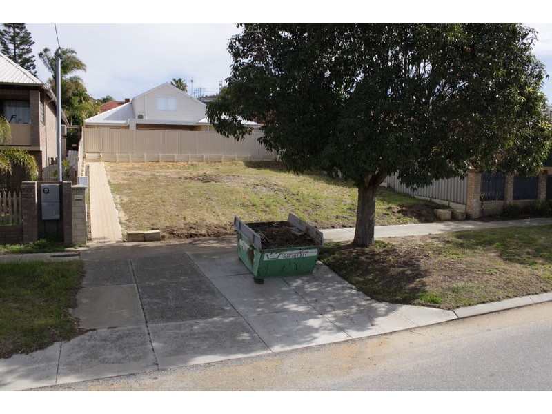 135 Woodside Street, Doubleview WA 6018