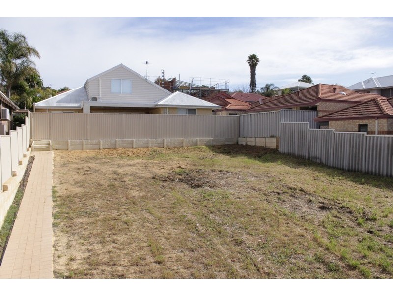 135 Woodside Street, Doubleview WA 6018