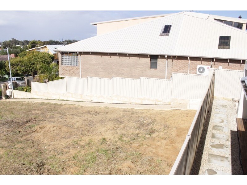 135 Woodside Street, Doubleview WA 6018