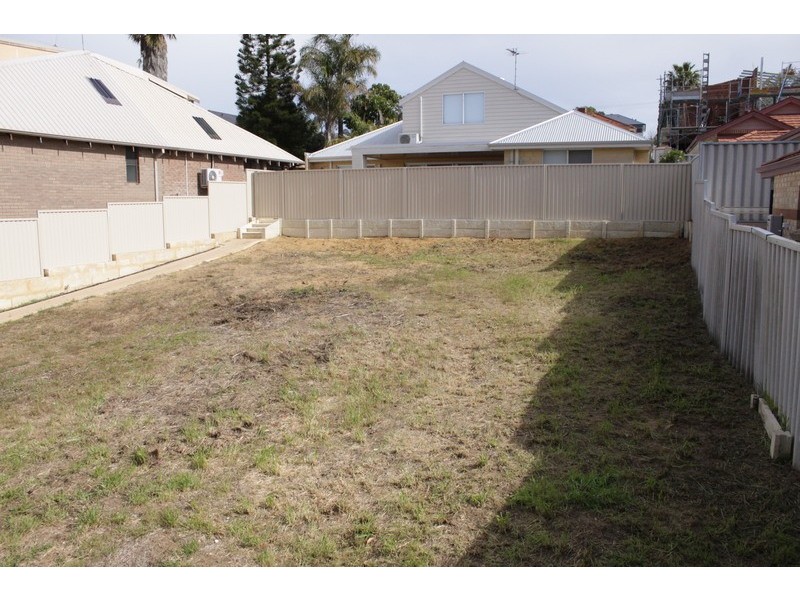 135 Woodside Street, Doubleview WA 6018