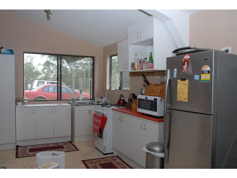 84 Glasshouse Woodford Road, Glass House Mountains QLD 4518