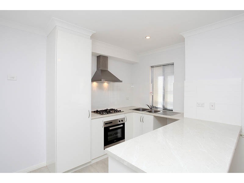 1 & 2/28 Homewood Street, Cloverdale WA 6105