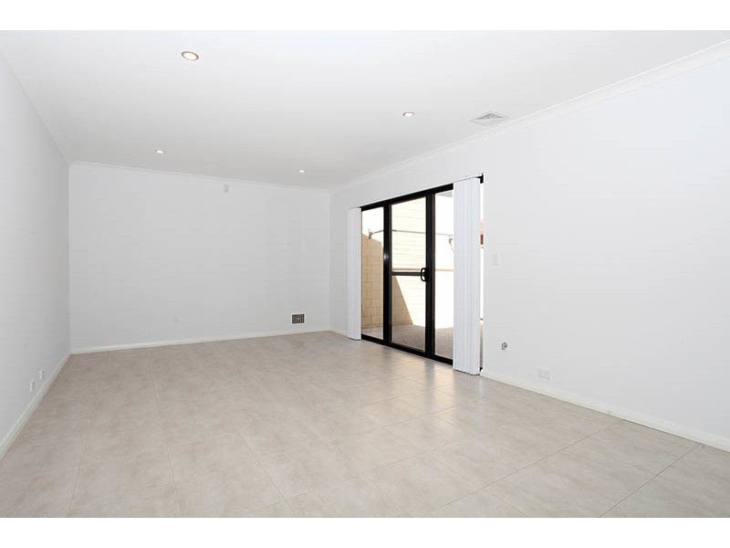 1 & 2/28 Homewood Street, Cloverdale WA 6105