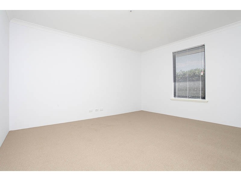 1 & 2/28 Homewood Street, Cloverdale WA 6105