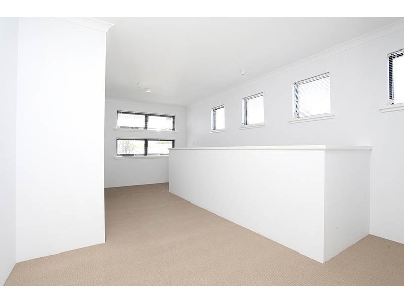 1 & 2/28 Homewood Street, Cloverdale WA 6105